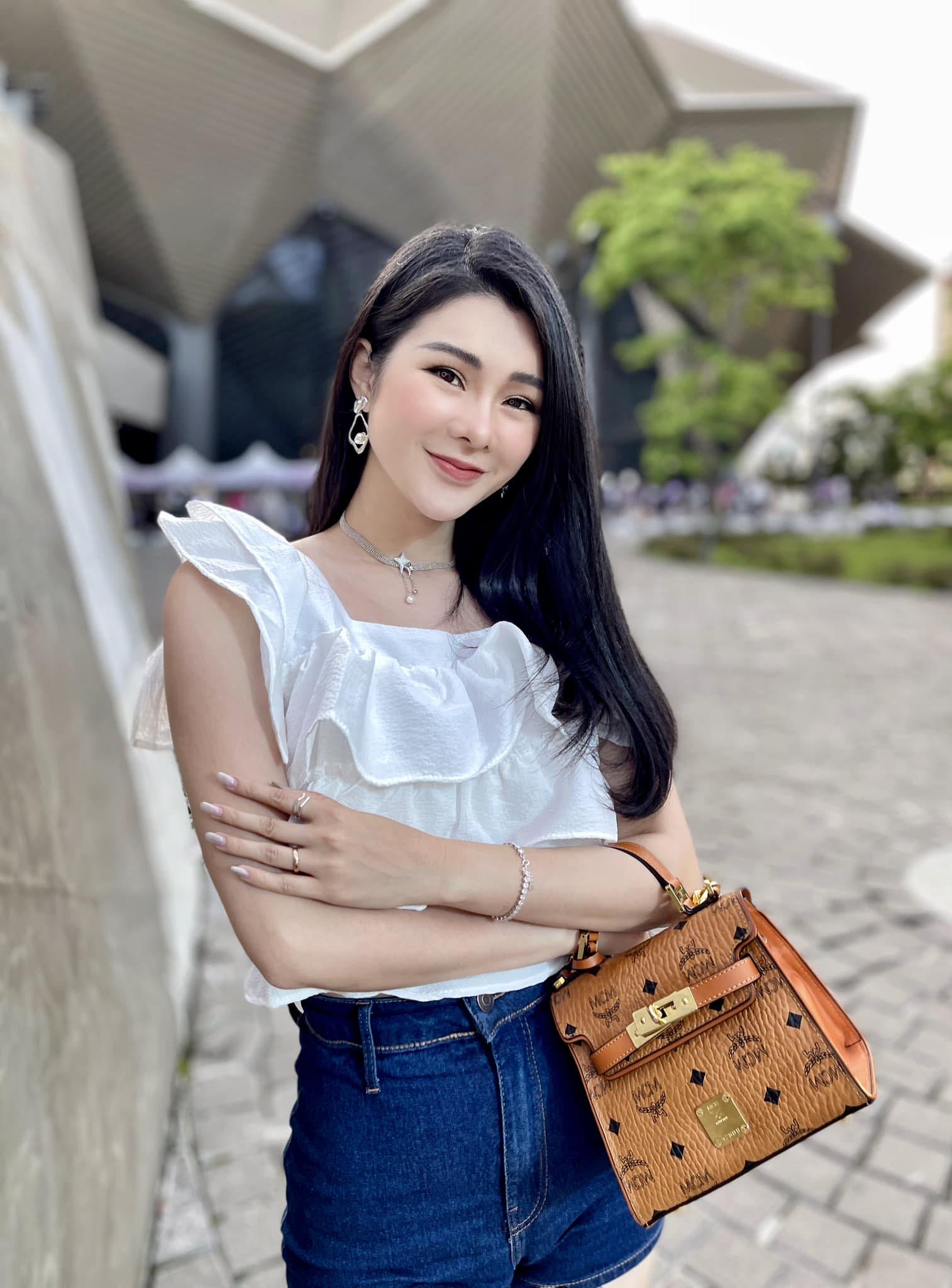 黃韻霏Anita - 黃韻霏Anita added a new photo.