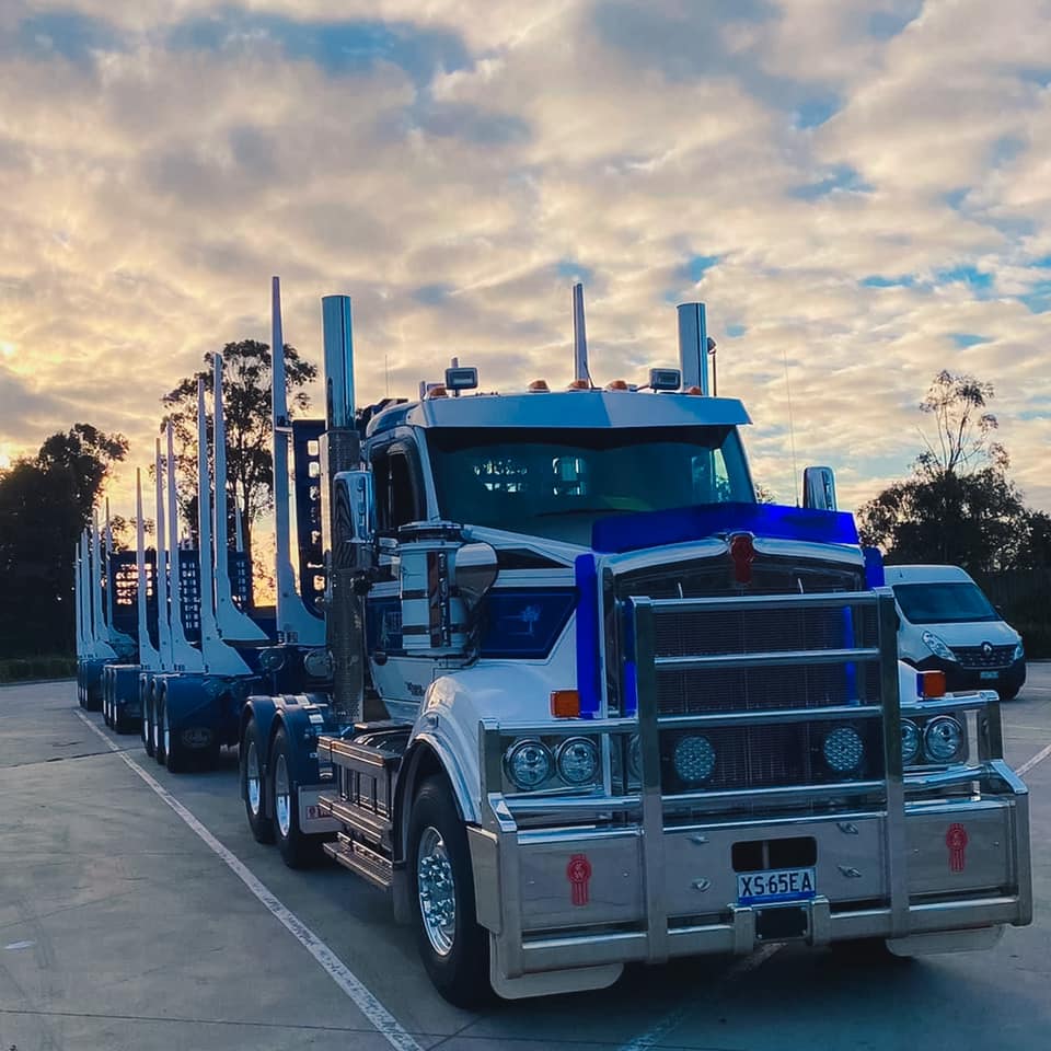 Merrett Logging - Cheers to Kennedy Trailers for the new A... | Facebook