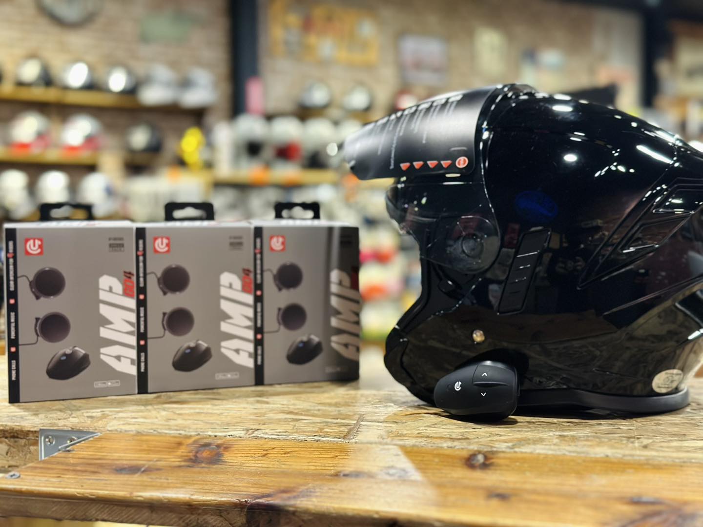 長途騎行有它很方便。 🇸🇬 #BITwave... - 開關倉庫 On-Off Motobike Collection