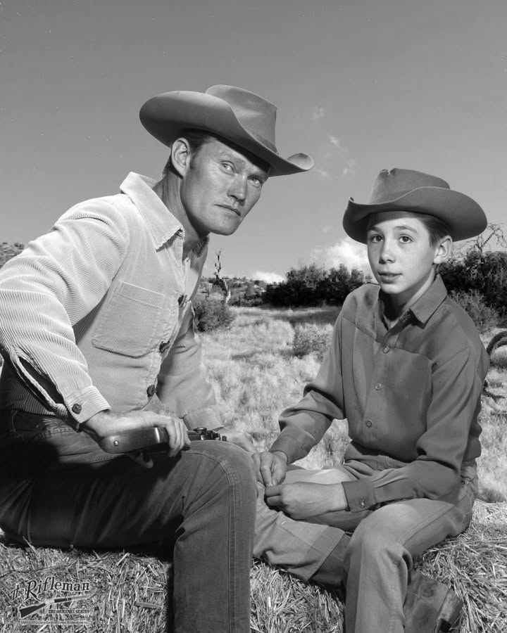 Classic - The Rifleman, his sons, and Mark The Rifleman Cast Great Show ...