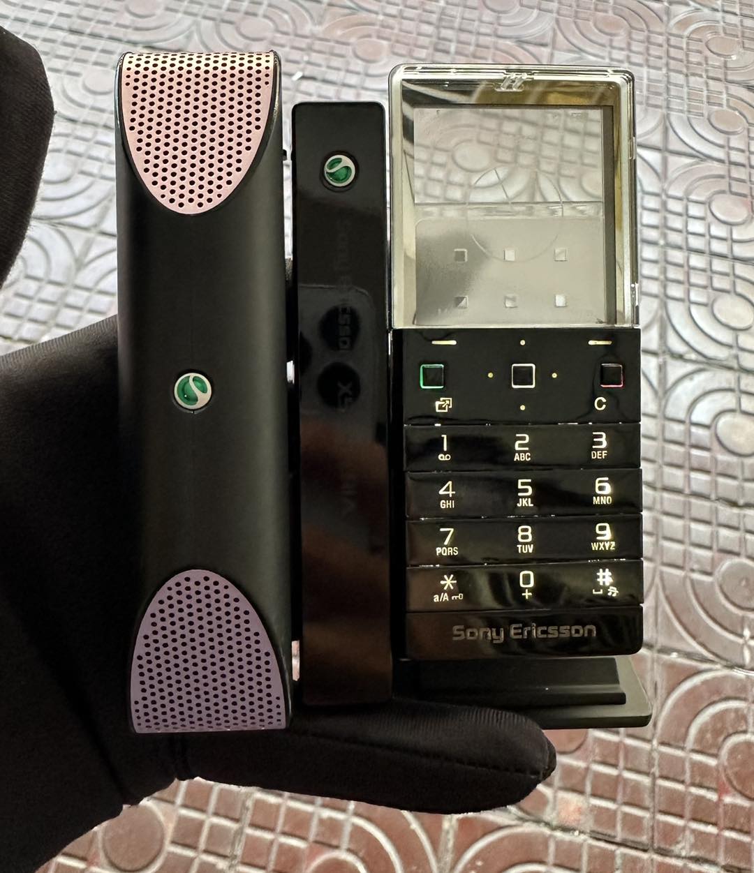 Sony Ericsson Xperia Pureness X5 2GB Transparent screen Unlocked