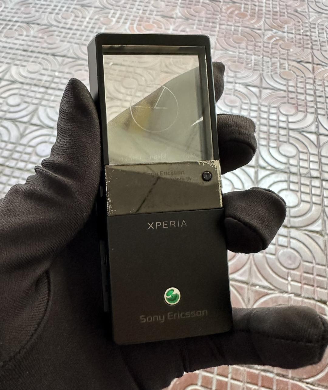 Sony Ericsson Xperia Pureness X5 2GB Transparent screen Unlocked