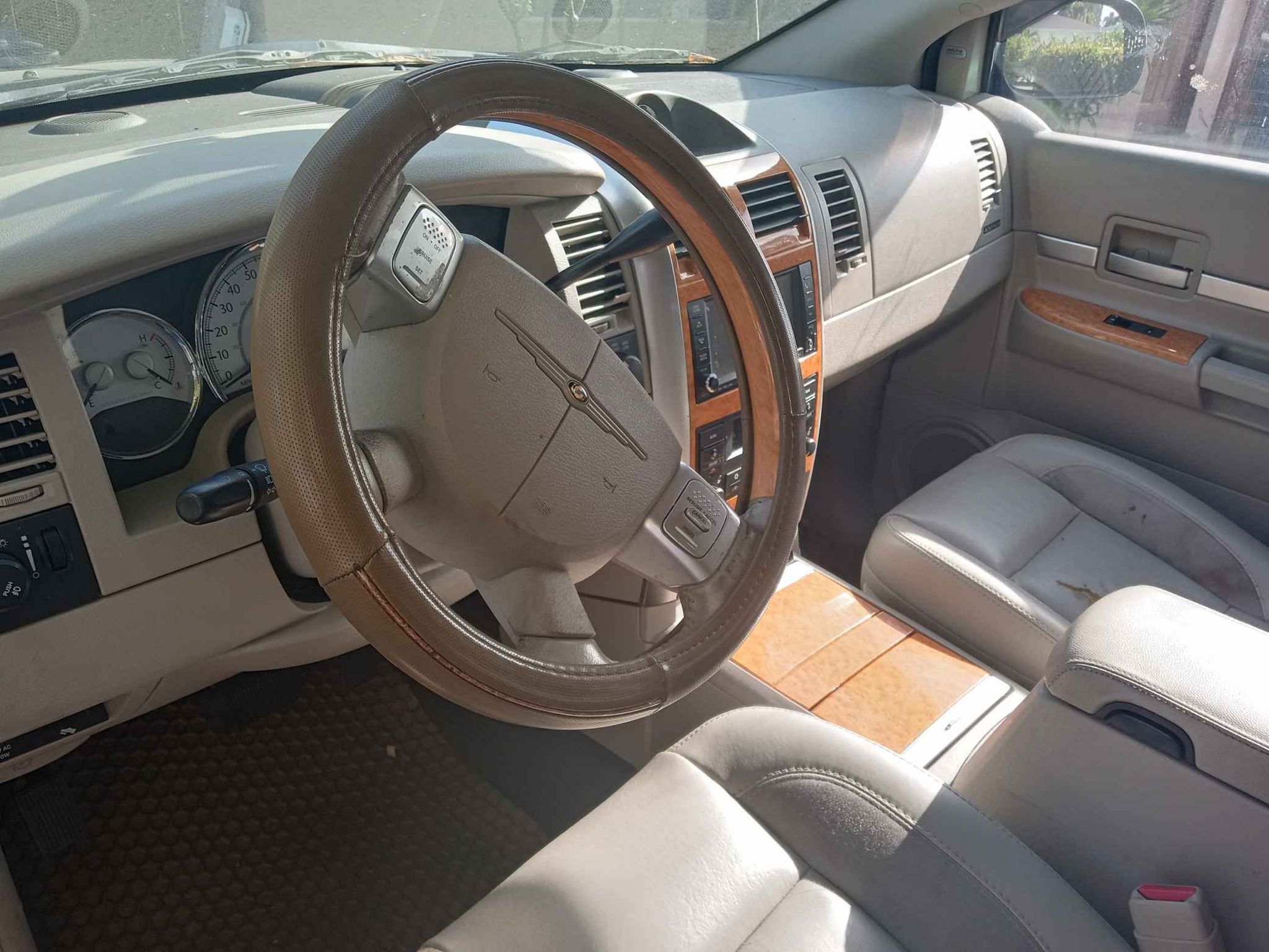 2009 Chrysler Aspen · Limited Sport Utility 4D - Cars & Trucks - Palm ...