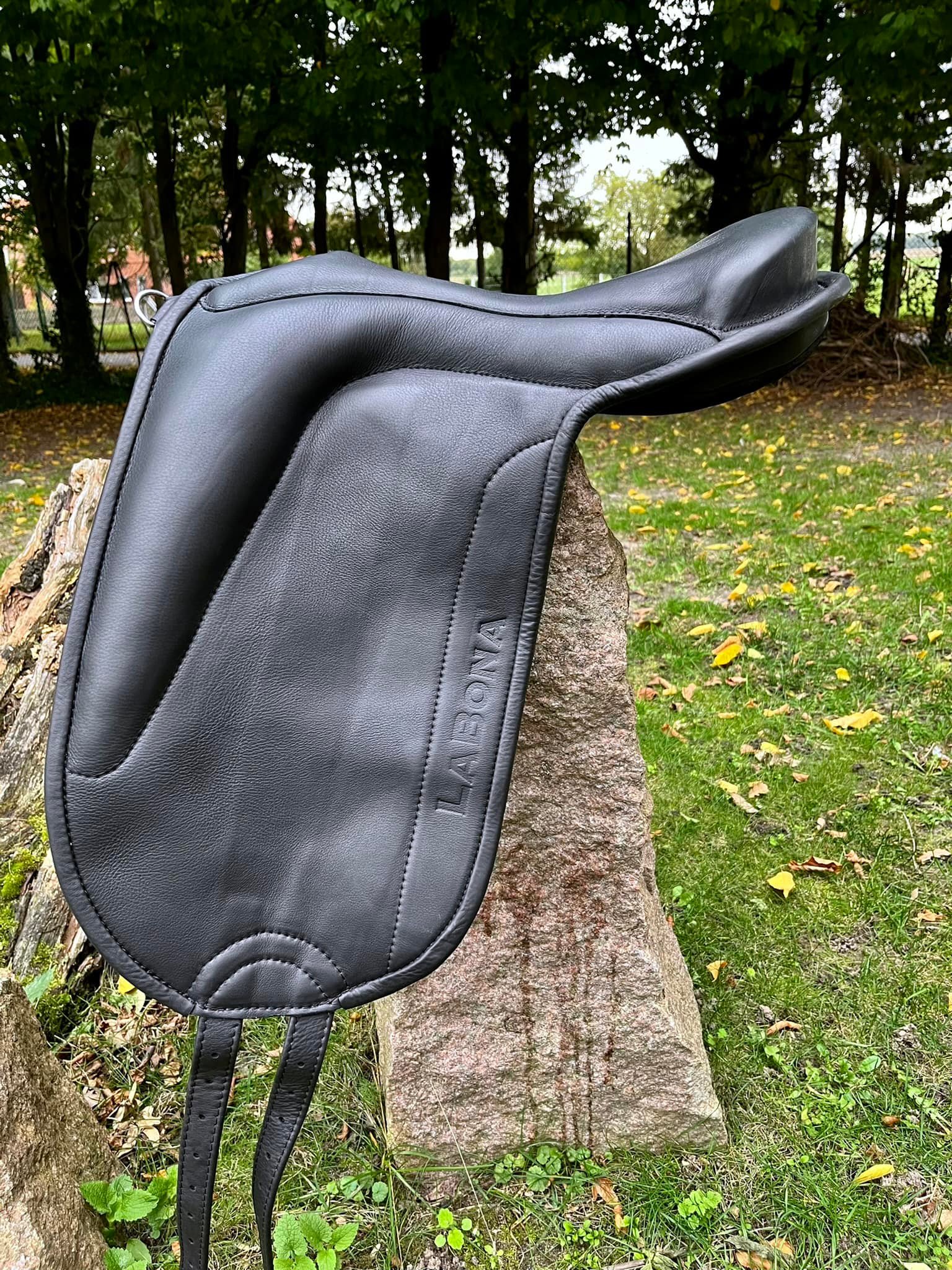 LaBona - Authentic Saddles & Pads