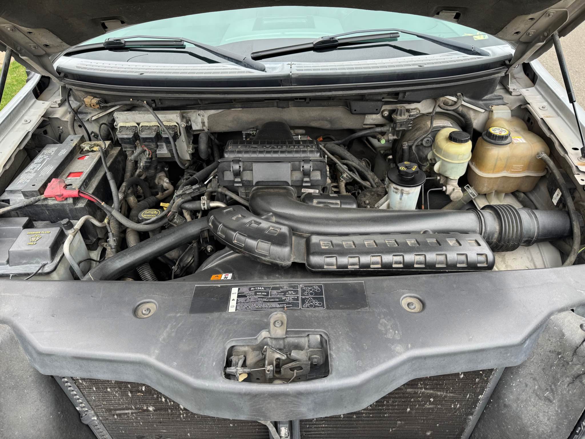 No Reserve: 2,600-Mile 2006 Lincoln Mark LT for sale on BaT