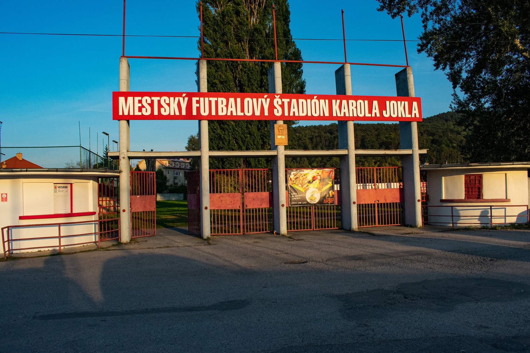 HK ISKRA Partizánske, Zimný štadión Partizánske - Včera sa začal ...