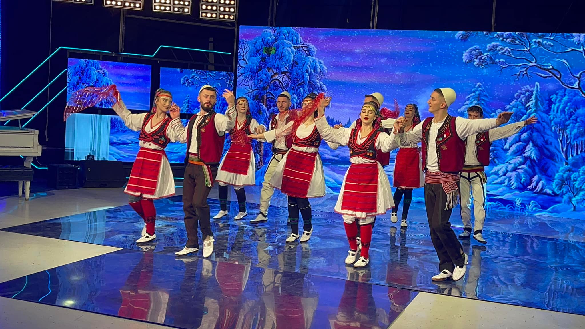 Qendra Kulturore... - Qendra Kulturore Artistike Anamorava