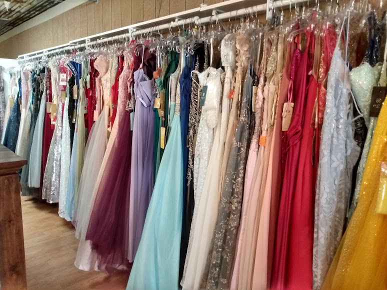 graduation dress stores near me Classic Off the Shoulder Emerald Green Velvet Prom Dress With a knee Where to buy prom dresses