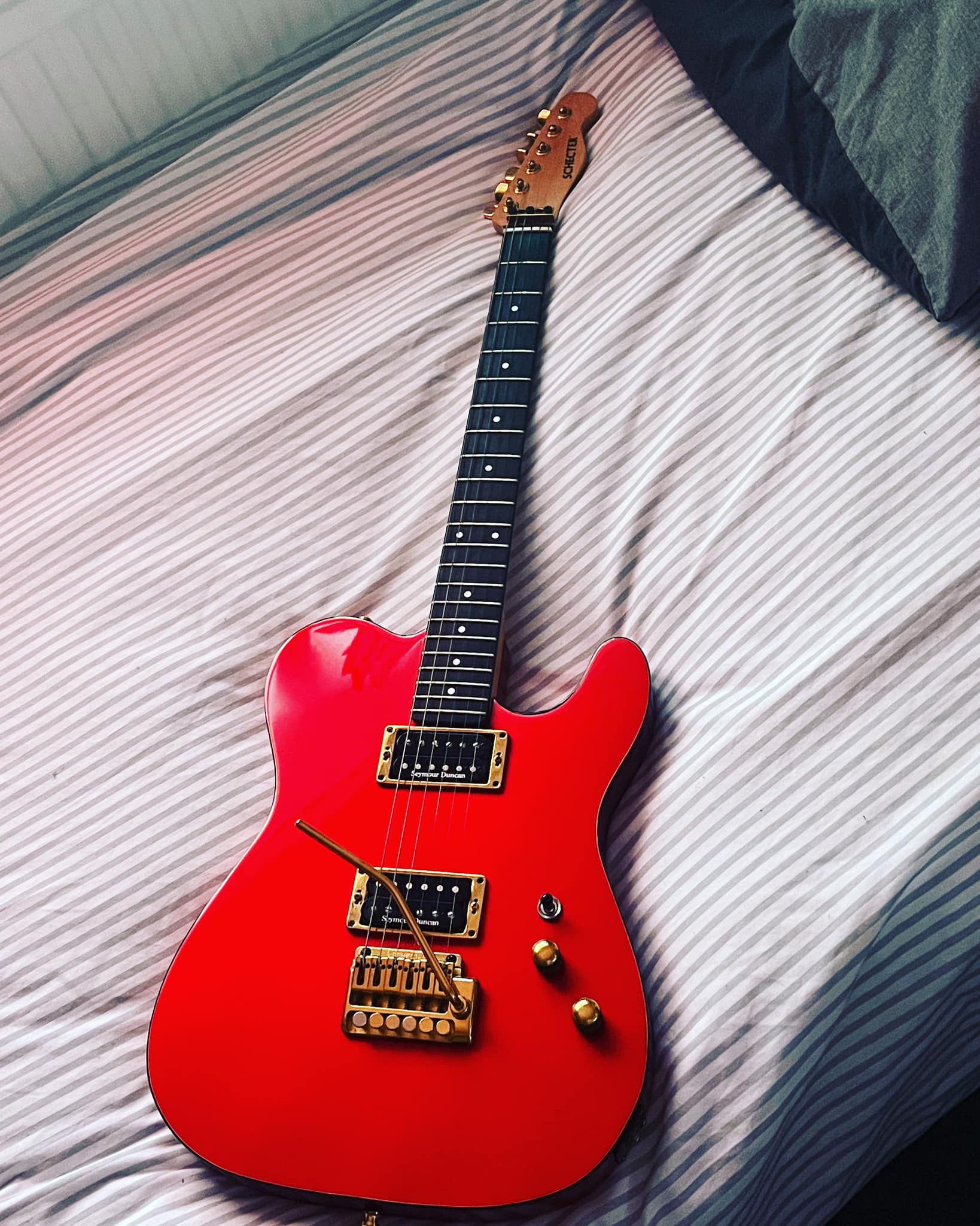 My Schecter PT 1980s red dallas saturn 👍 Monster Guitar
