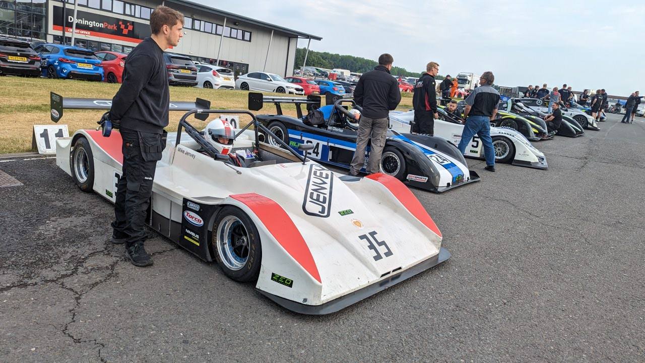 BRSCC - Here comes the second Zeo Prototypes race at a...