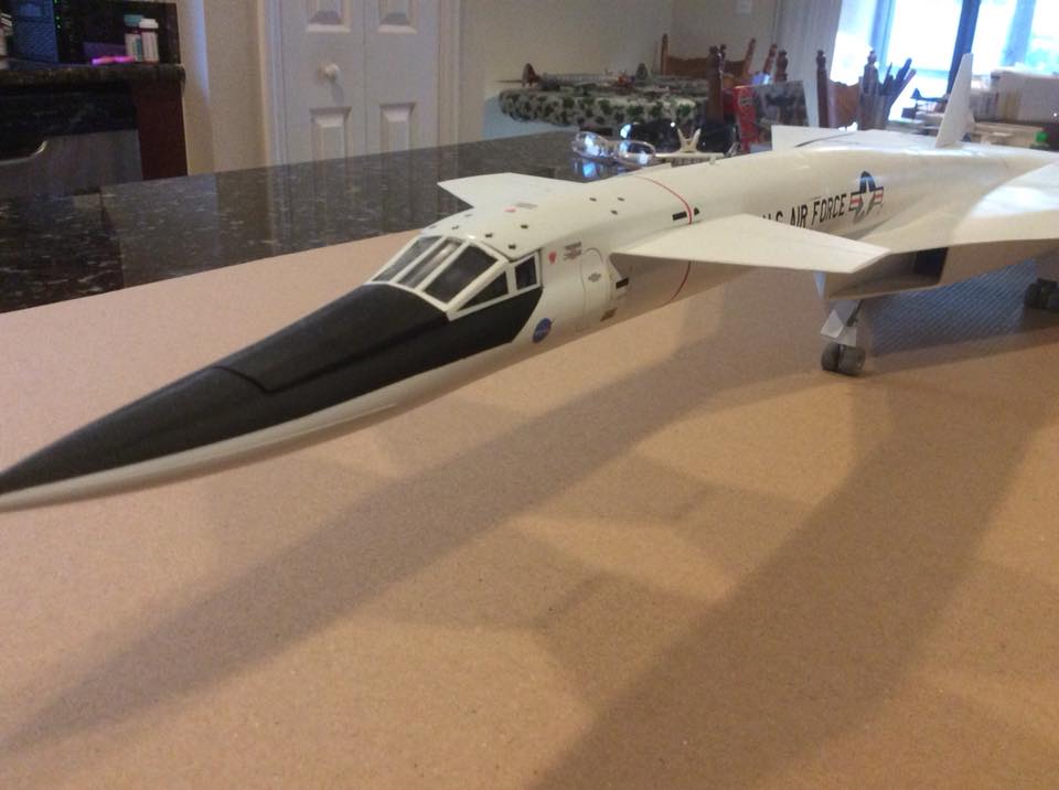 1/72 AMT North American XB-70A-1 Valkyrie.