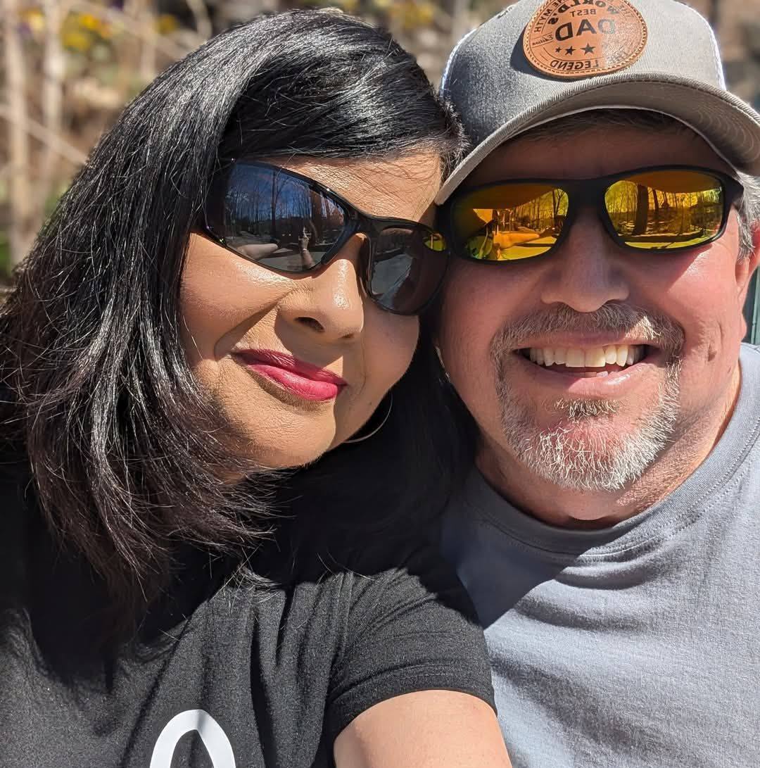 My hubby, sisters, and brother-in-law on our vacation to Pigeon Forge ...