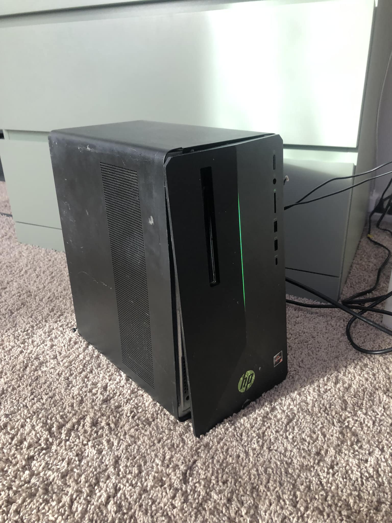 I Have this hp 690-0028b and it has a ryzen 5 2400G and a rx 550 