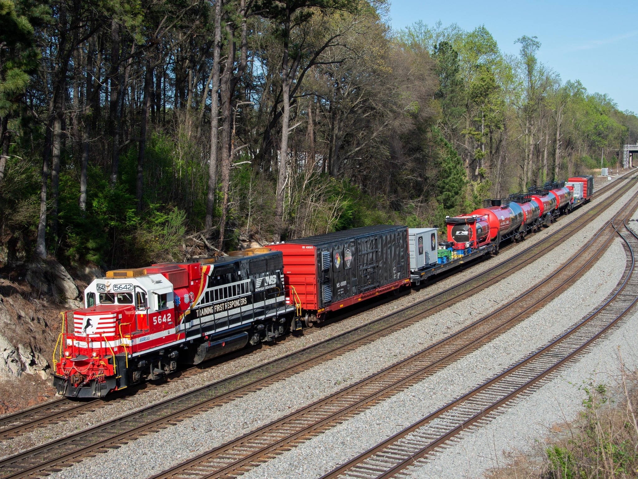 🚂 🎉 🚒 GIVEAWAY: The #NSsafetytrain is... - Norfolk Southern