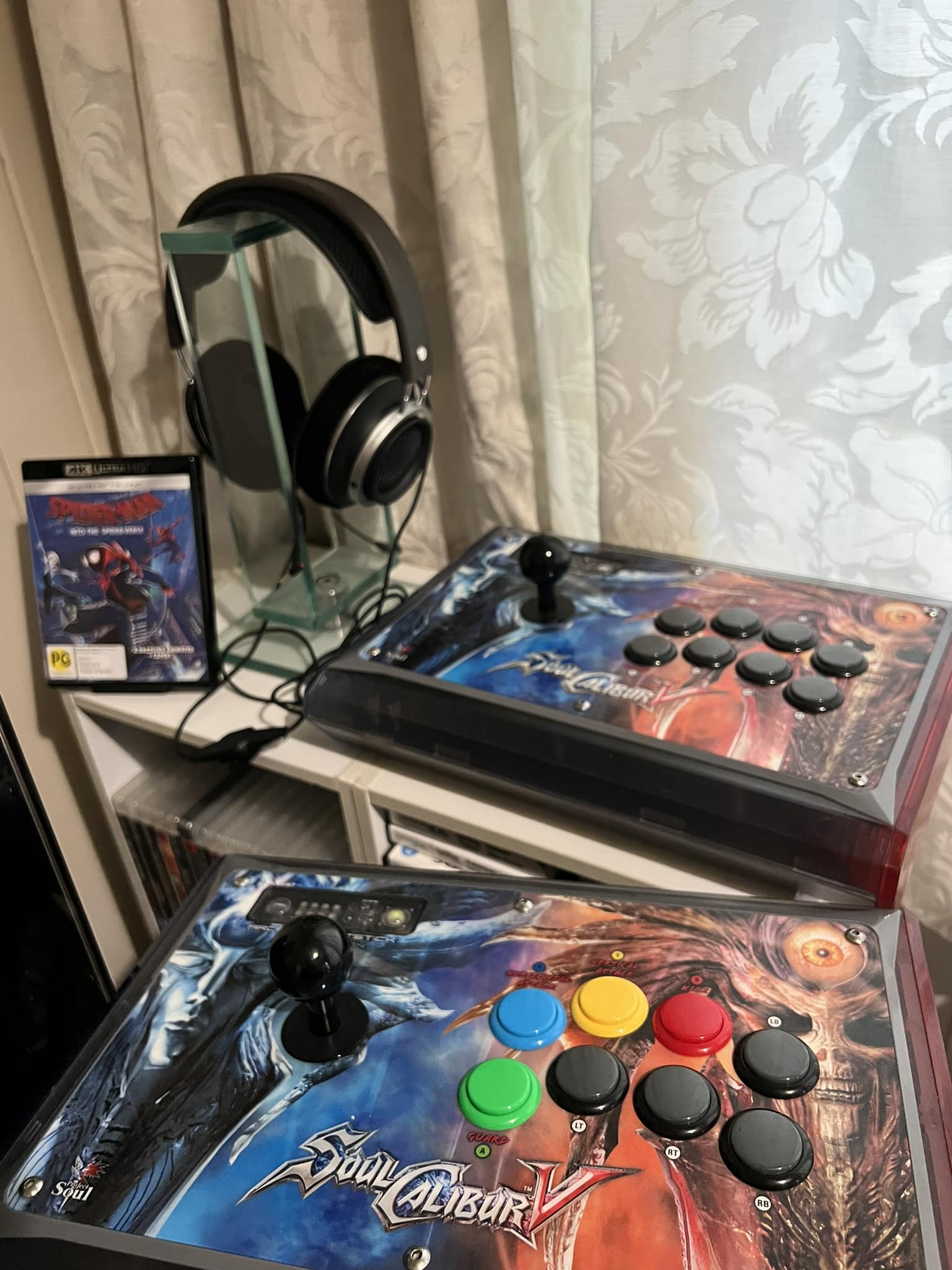 Are popular PS4 fightsticks compatible with the PS5 version of 