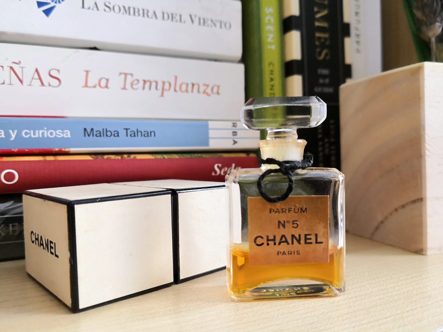 N°5 Eau de Toilette. New edition. The abstract floral 