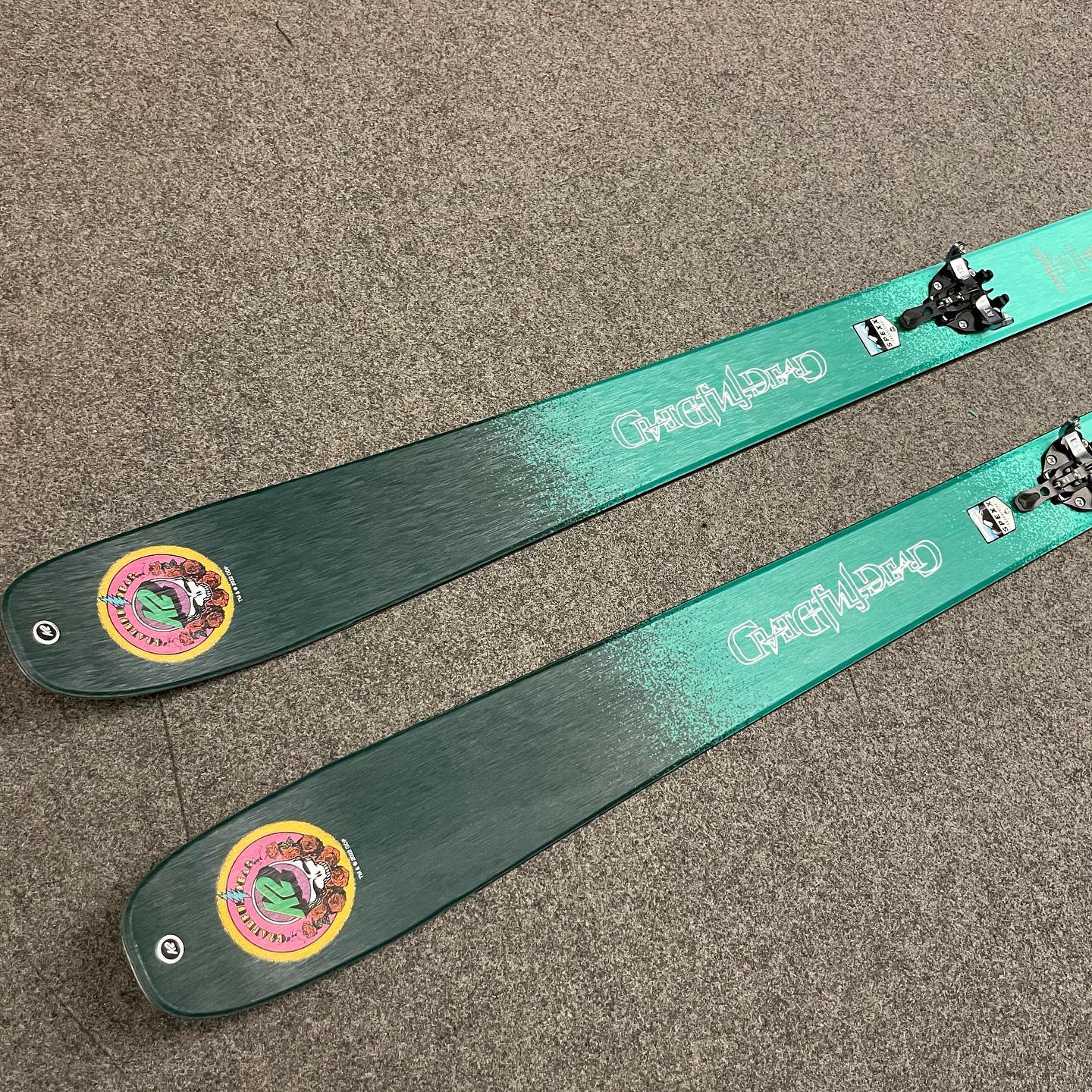 K2 Wayback 96 und 106 als limited edition Grateful Dead @k2.skis 