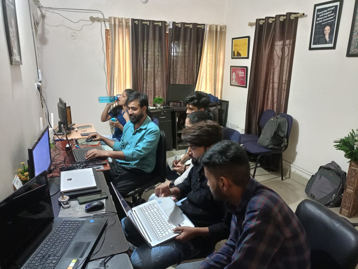 Presently Tech Academy - Stucked In Career !! Learn Job Oriented ...