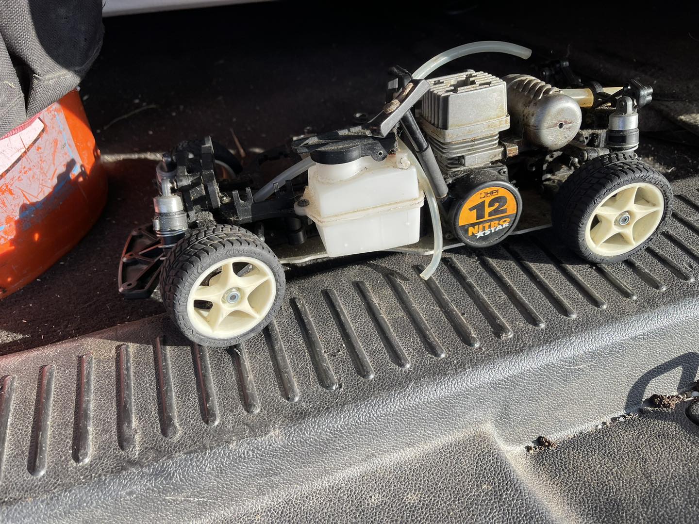 Vintage RC cars including HPI Nitro RS4 and Yokomo
