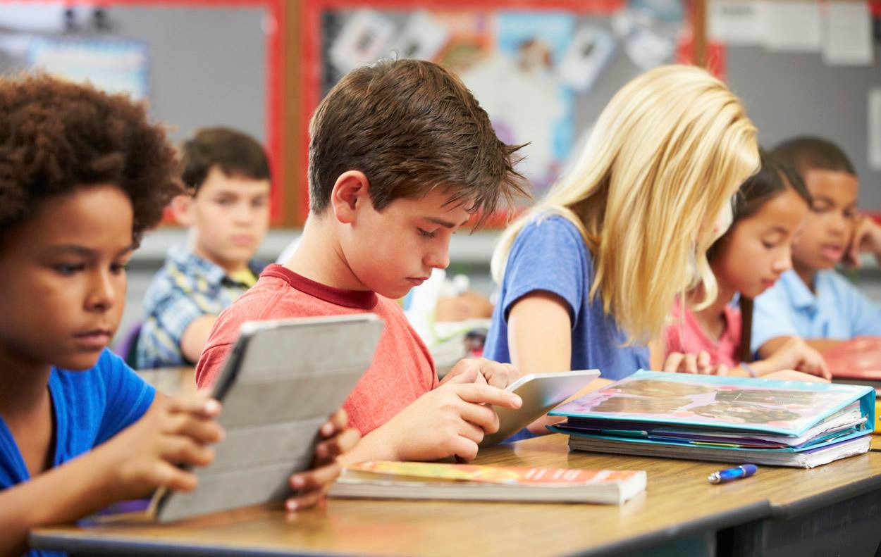 Autism ملف مختصر عن تعديل السلوك تعريف السلوك يعرف السلوك الإنساني بأنه كل الأفعال والنشاطات التي تصدر عن الفرد سواء كانت ظاهرة أم غير ظاهرة ويعرفه آخرين بأنه أي نشاط يصدر