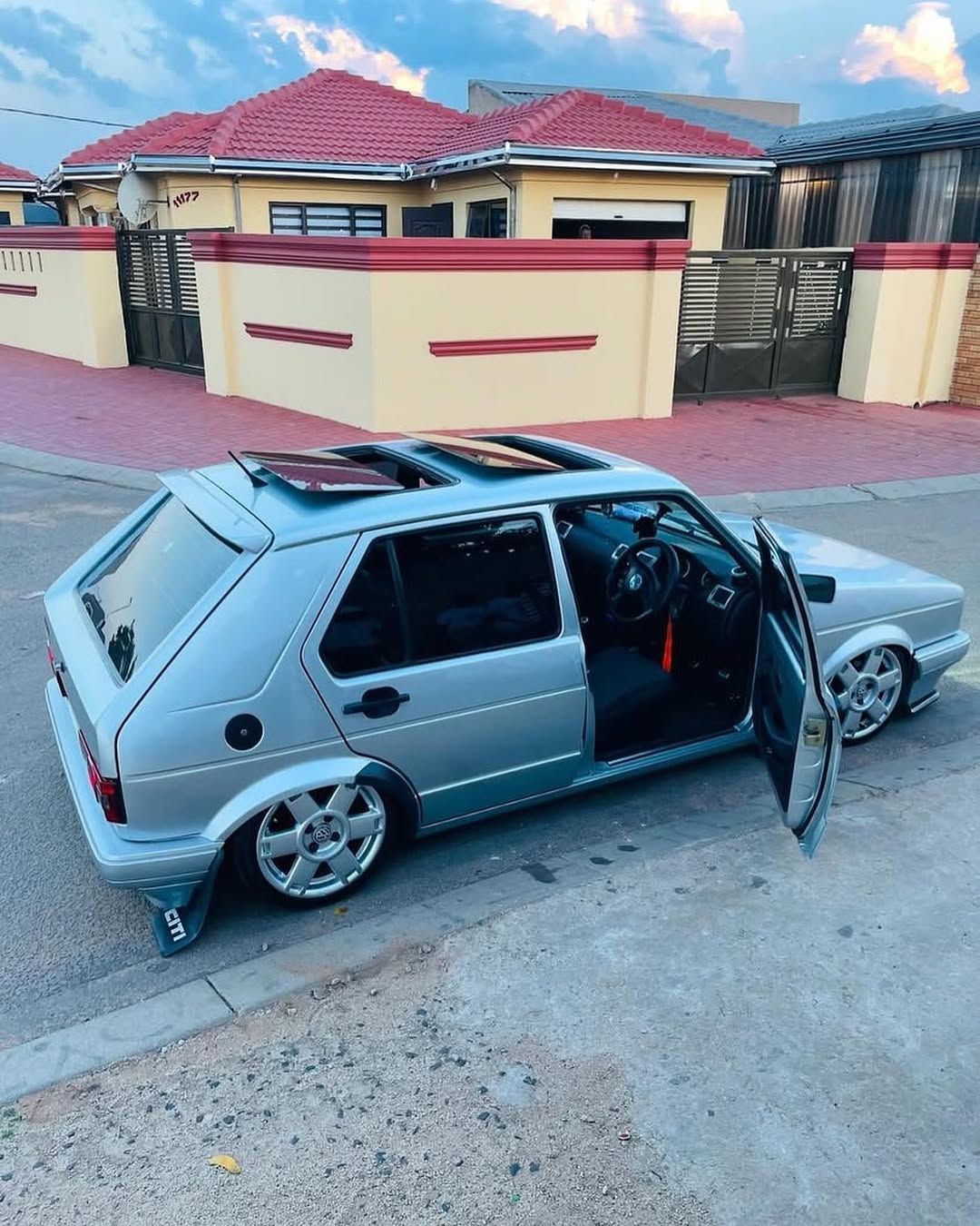 Obsessed To Stance - Still Rox The Streets Of Mzansi 🧎🥰🇿🇦🦈 | Facebook