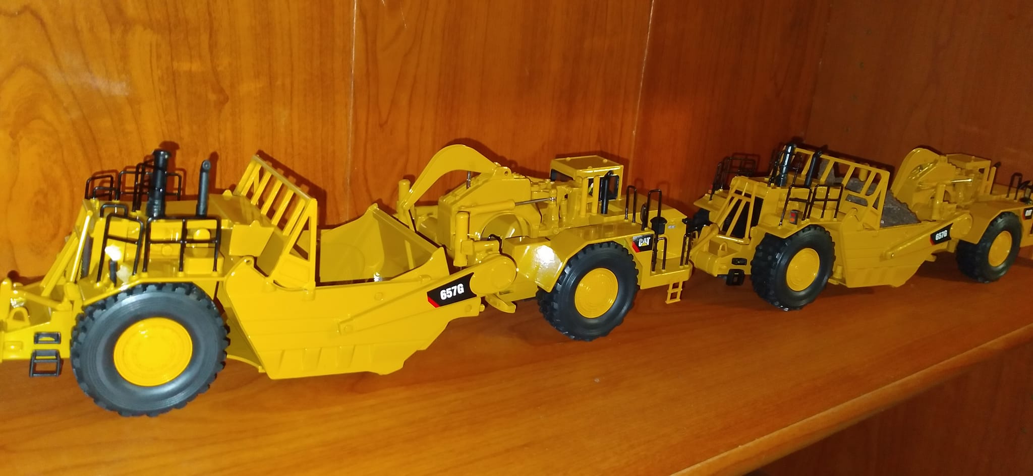 Diecast Masters Core Classics 1:50 Cat 657G scraper review