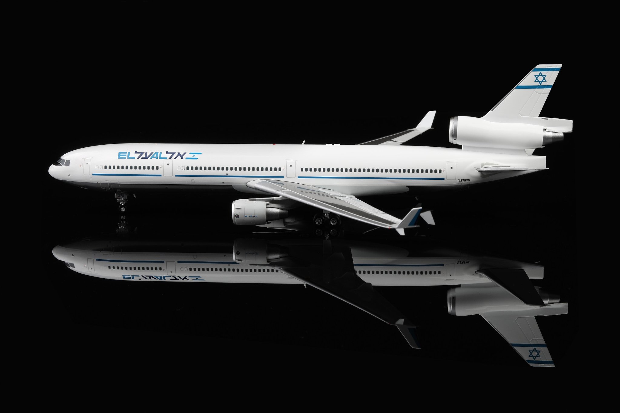 LIMOX MD-11 Thai Airways Échelle 1/200 – Modèle Prémonté ABS – Envergure 26 Cm, Longueur 31 Cm – Avec Support