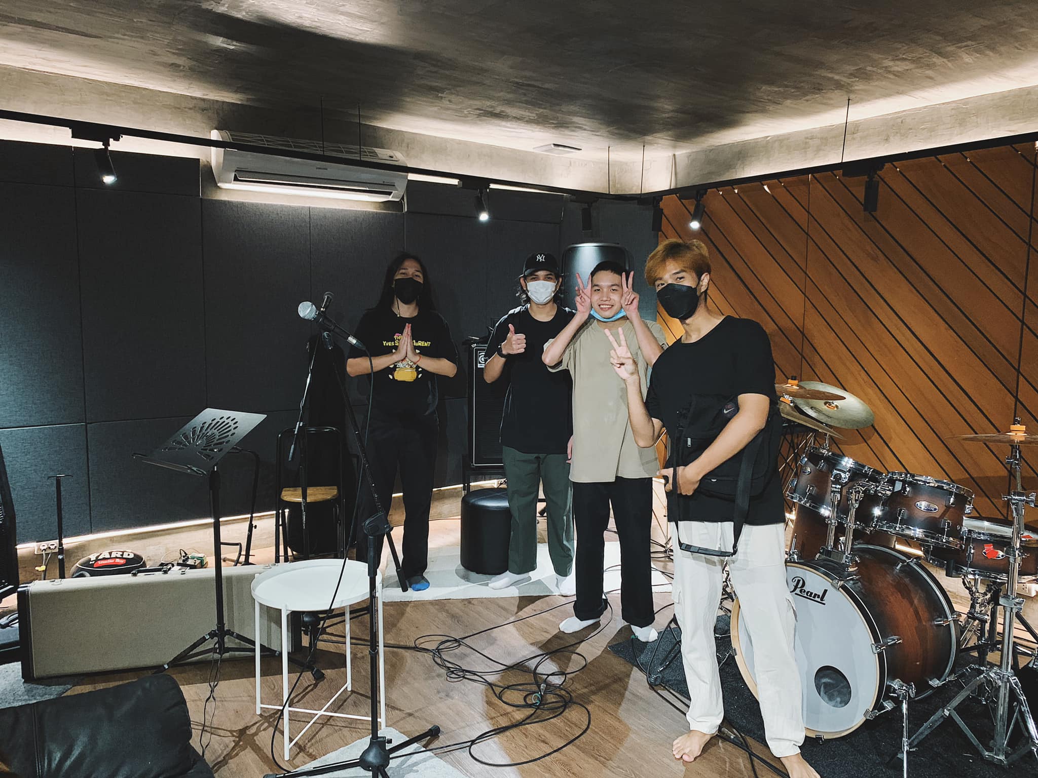 2nd Studio BKK - ชื่อวงอะไรคับ .. เอ่ออมม... | Facebook