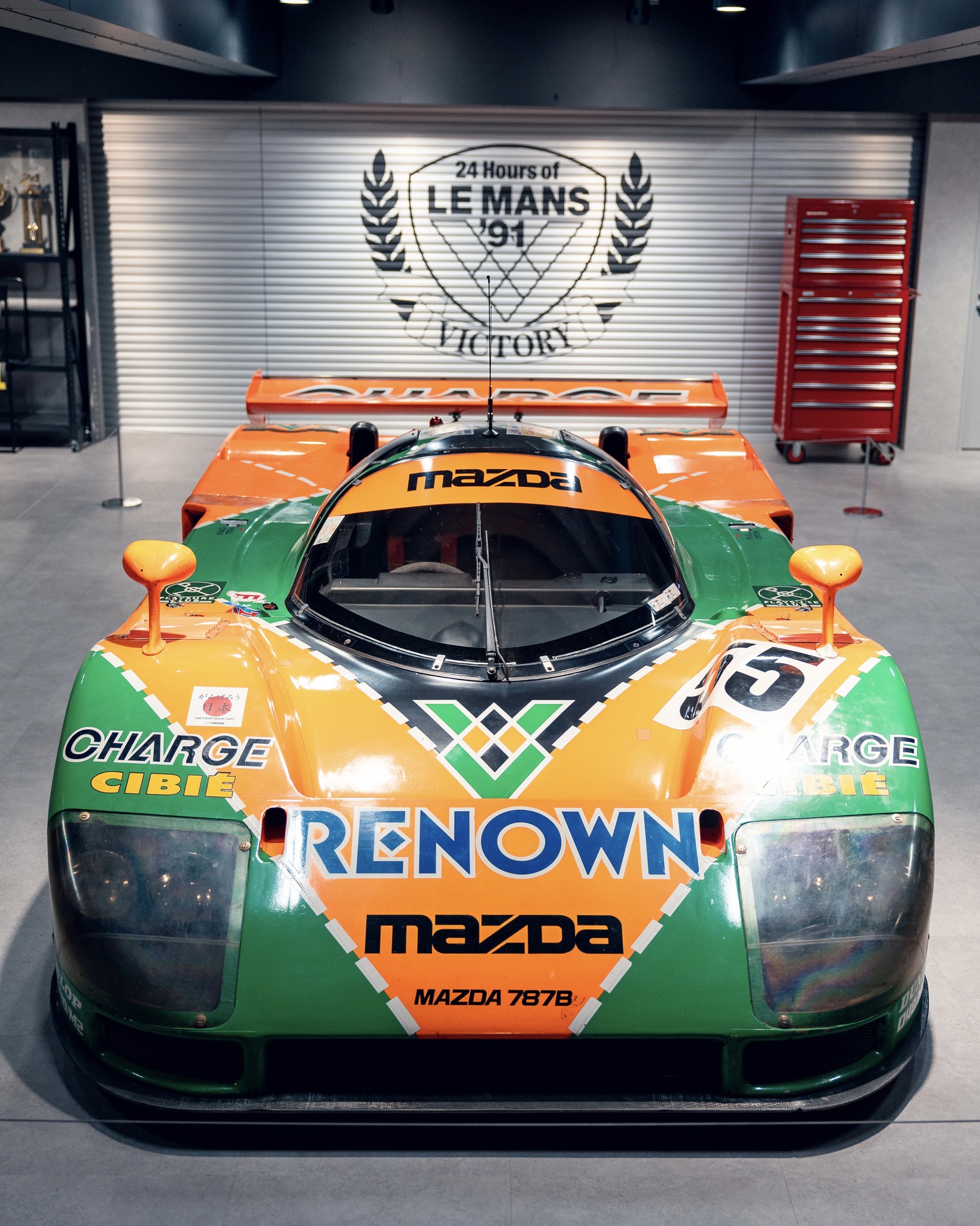 Nice look at the 787Bs (chassis 001 & 003) racing in the 1991 JSPC