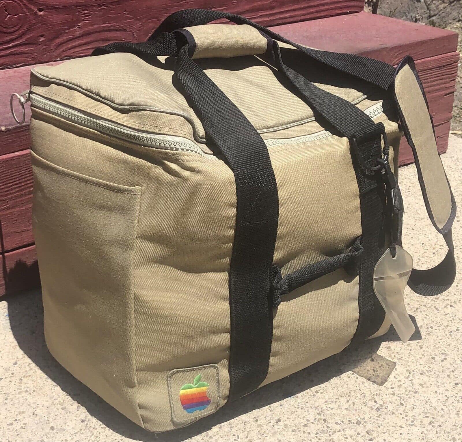Has anyone got any measurements for the original Macintosh carry 