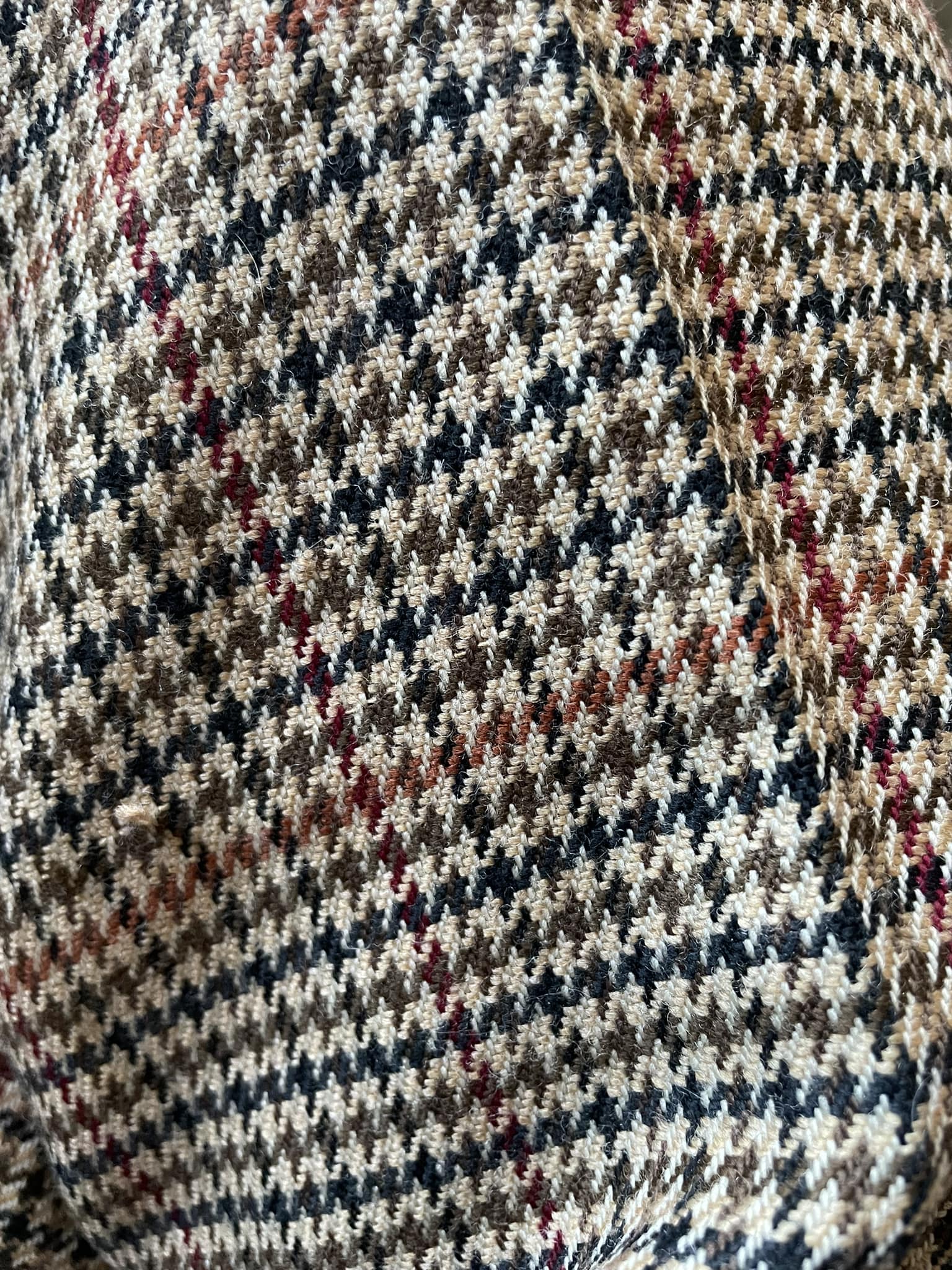 What is the pattern on these vintage 70s trousers called? display picture 1