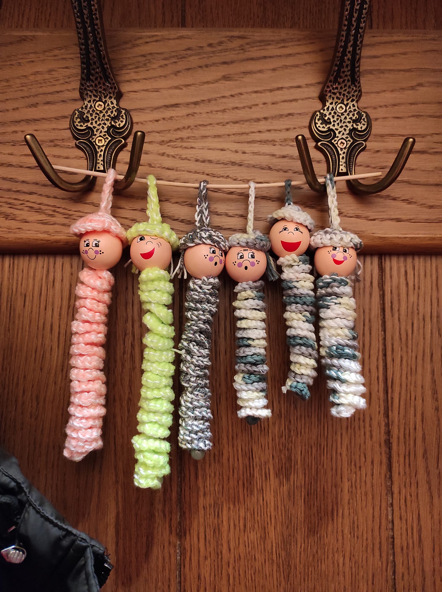 Ich war gerade bei Tedi in Laatzen, Holzköpfe Katastrophe, 6 Miniköpfe für 1 €, daß geht doch wohl günstiger. Wo bestellt ihr online? Meine letzten Köpfe hatte ich über Ämazon, sind allerdings schön