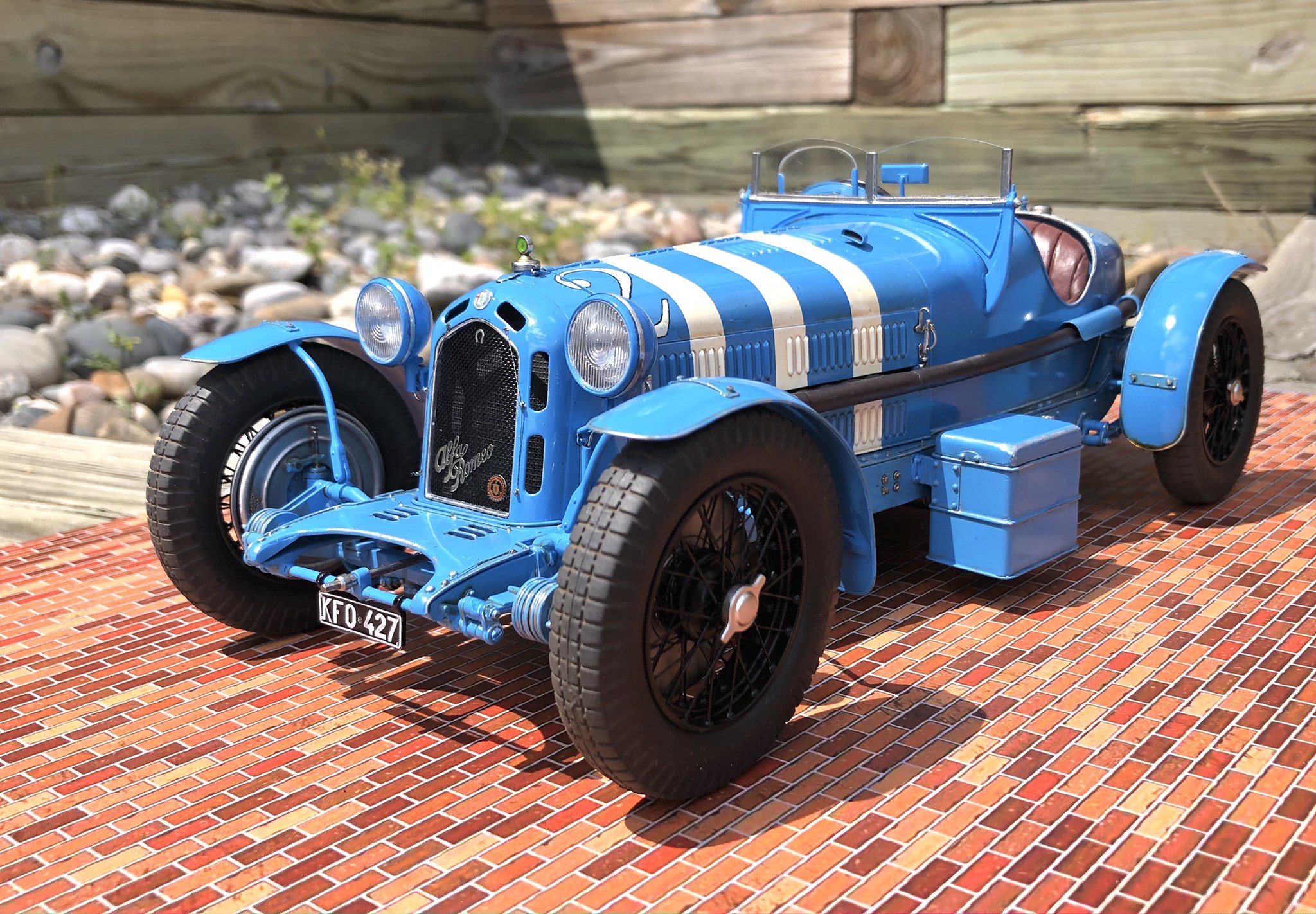 From Jim Drew : Alfa Romeo 8C 2300 Roadster 1:12 scale Send your