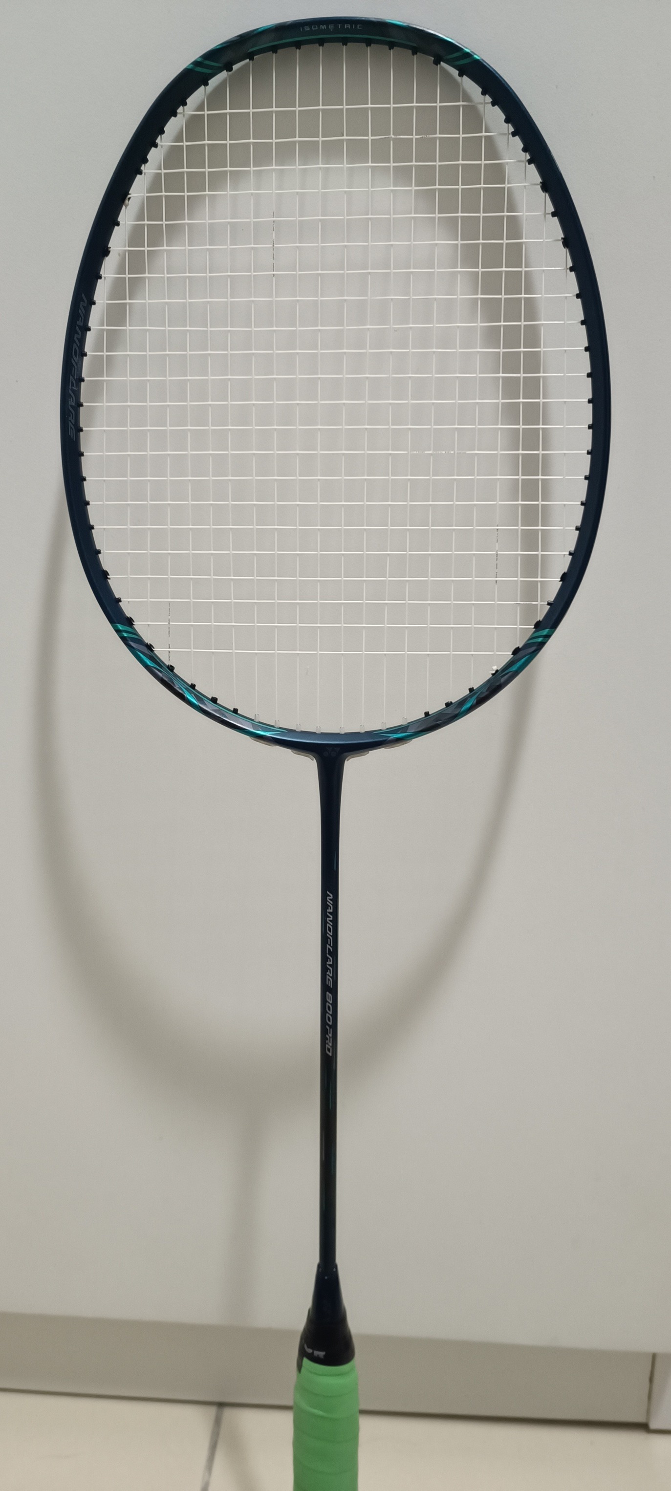WTS - Repaired Racket *Yonex Nanoflare 800 pro 4UG6 *String Victor 