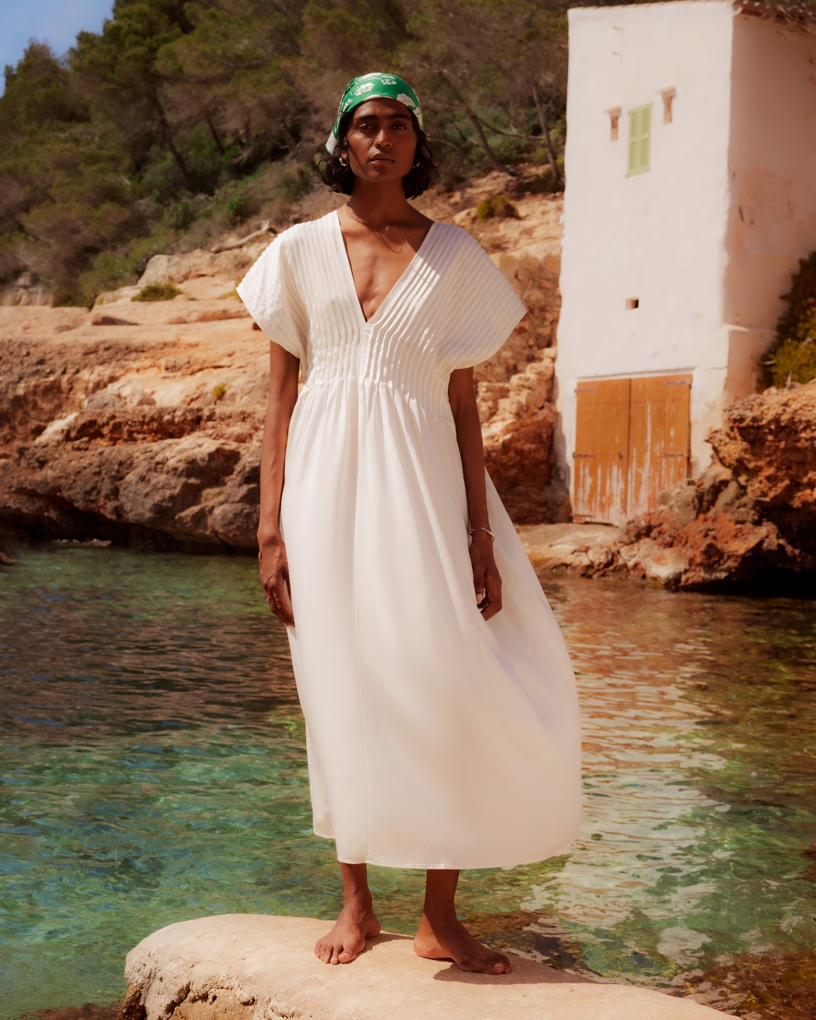 throw over dress for beach cover-up by day, statement mini by night. 🏝️ The Free People Amalfi Shift Mini Dress is the ultimate multitasker your summer wardrobe Shop now: https://tinyurl.com/muzw5v8b LSPACE Caught By Sea FSEligible The beach cover Color:Black Leather