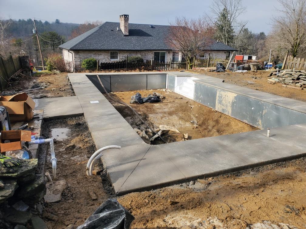 D & L POOLS