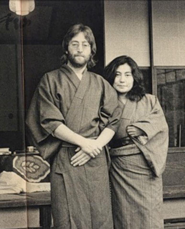 John Lennon (ジョンレノン) with Ono Yoko (オノヨーコ) in Japan, c