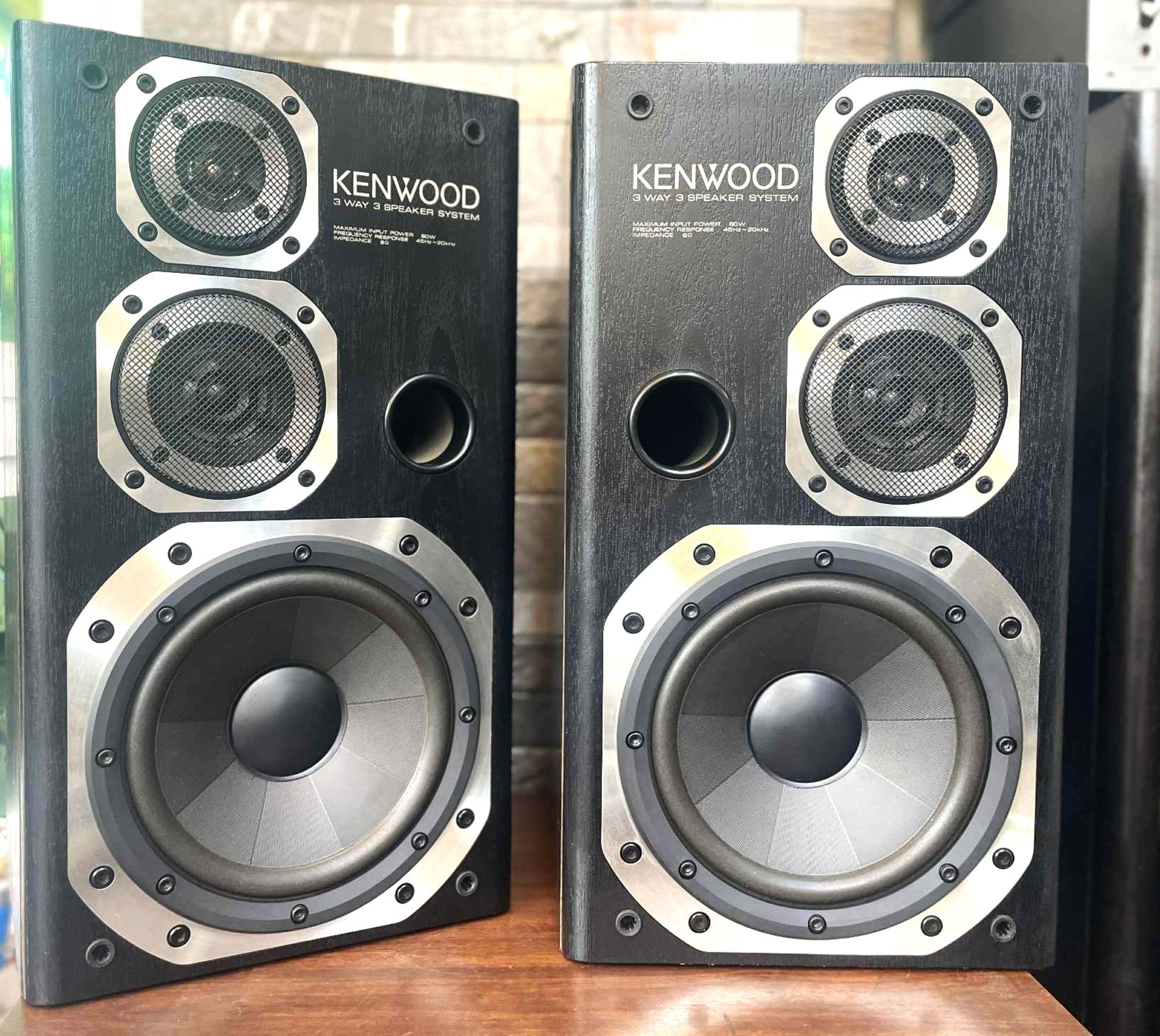 Pair of Kenwood 3way 3 Speaker Systems Model | Proxibid Kenwood 3