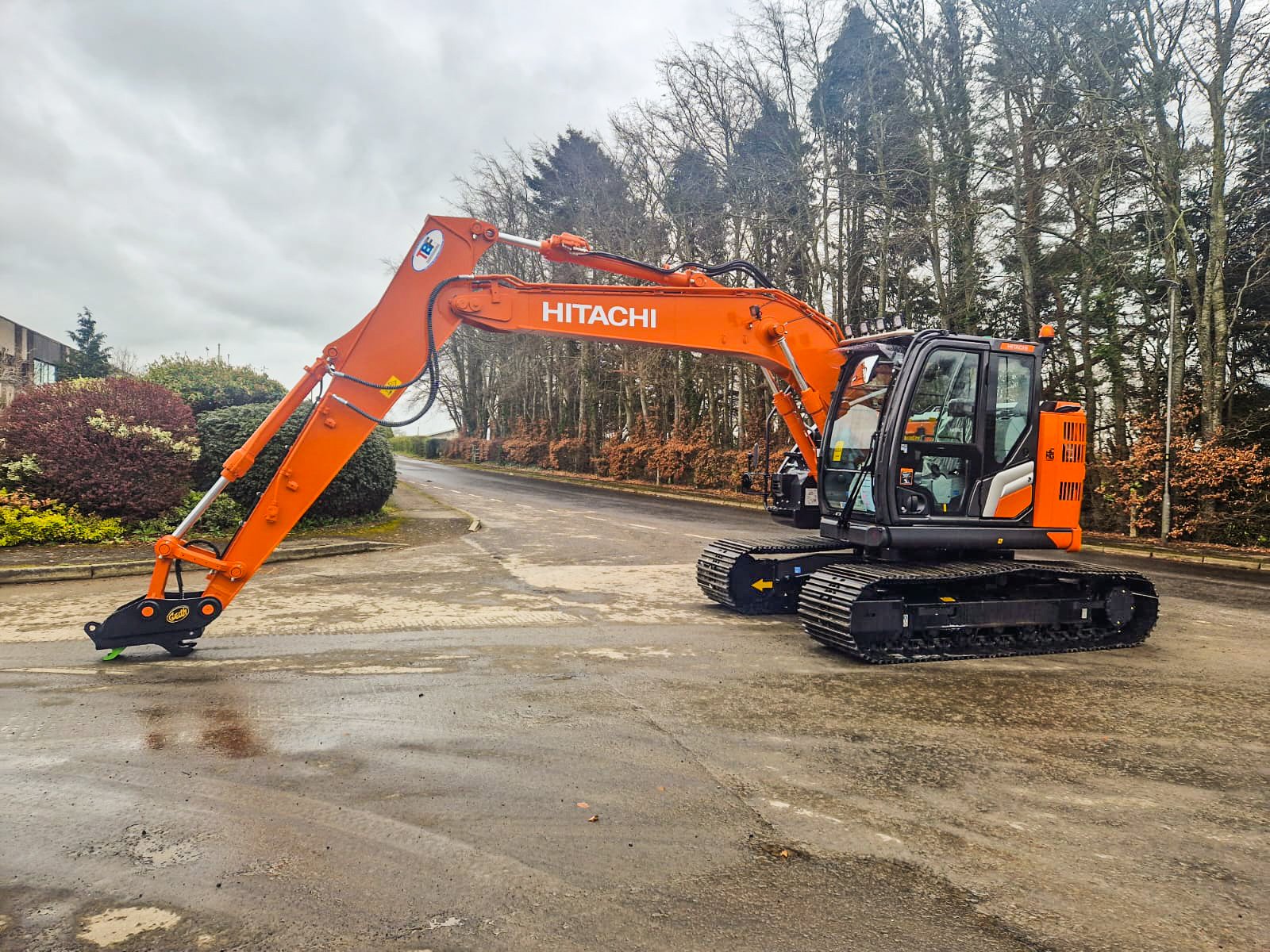 Compact excavator with B&S engine