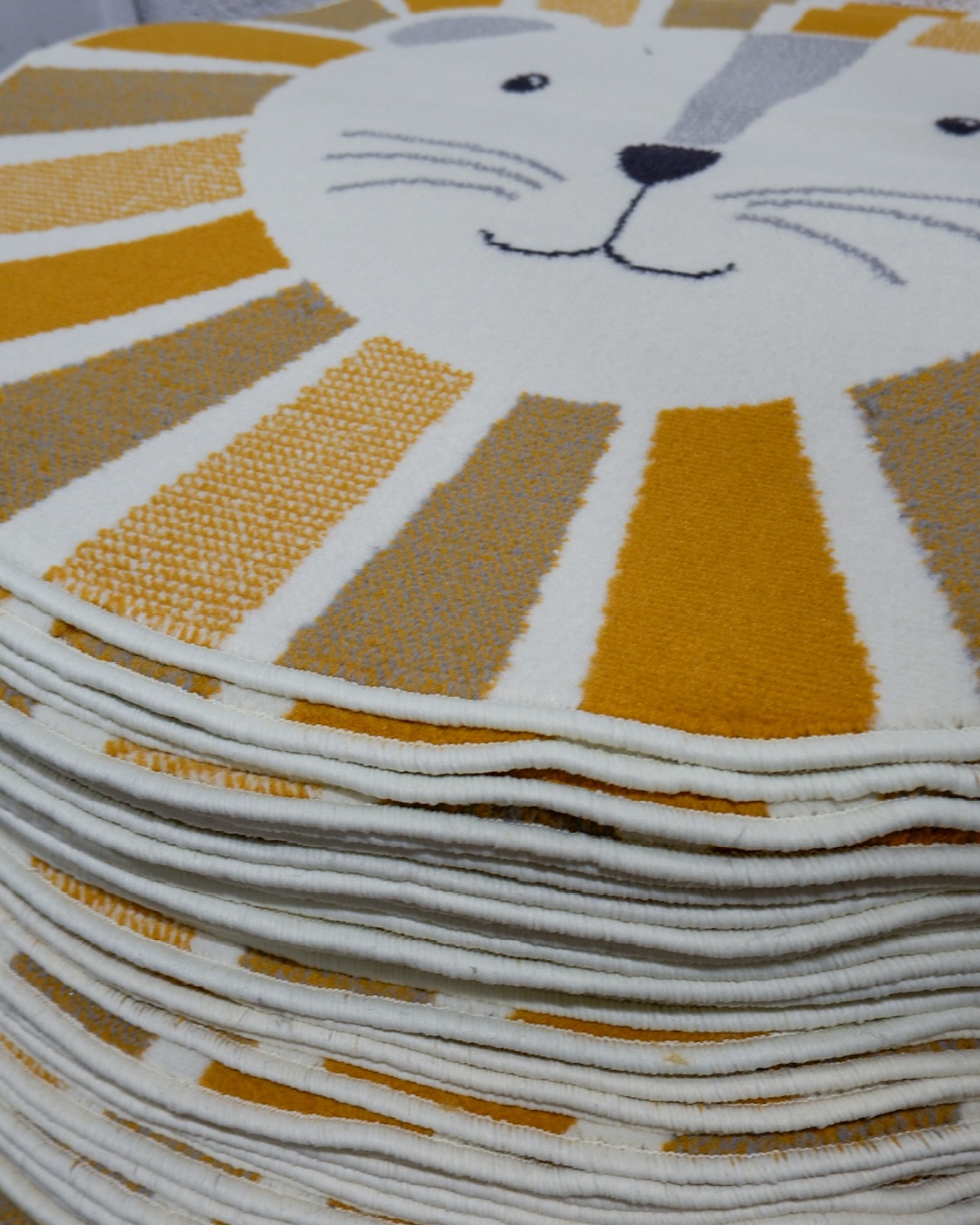 Vanhoutte - We offer budget-friendly PPE carpets in different designs ...