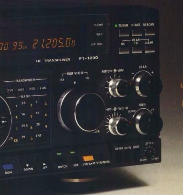 Yaesu FT-102 HF transceiver features and specifications