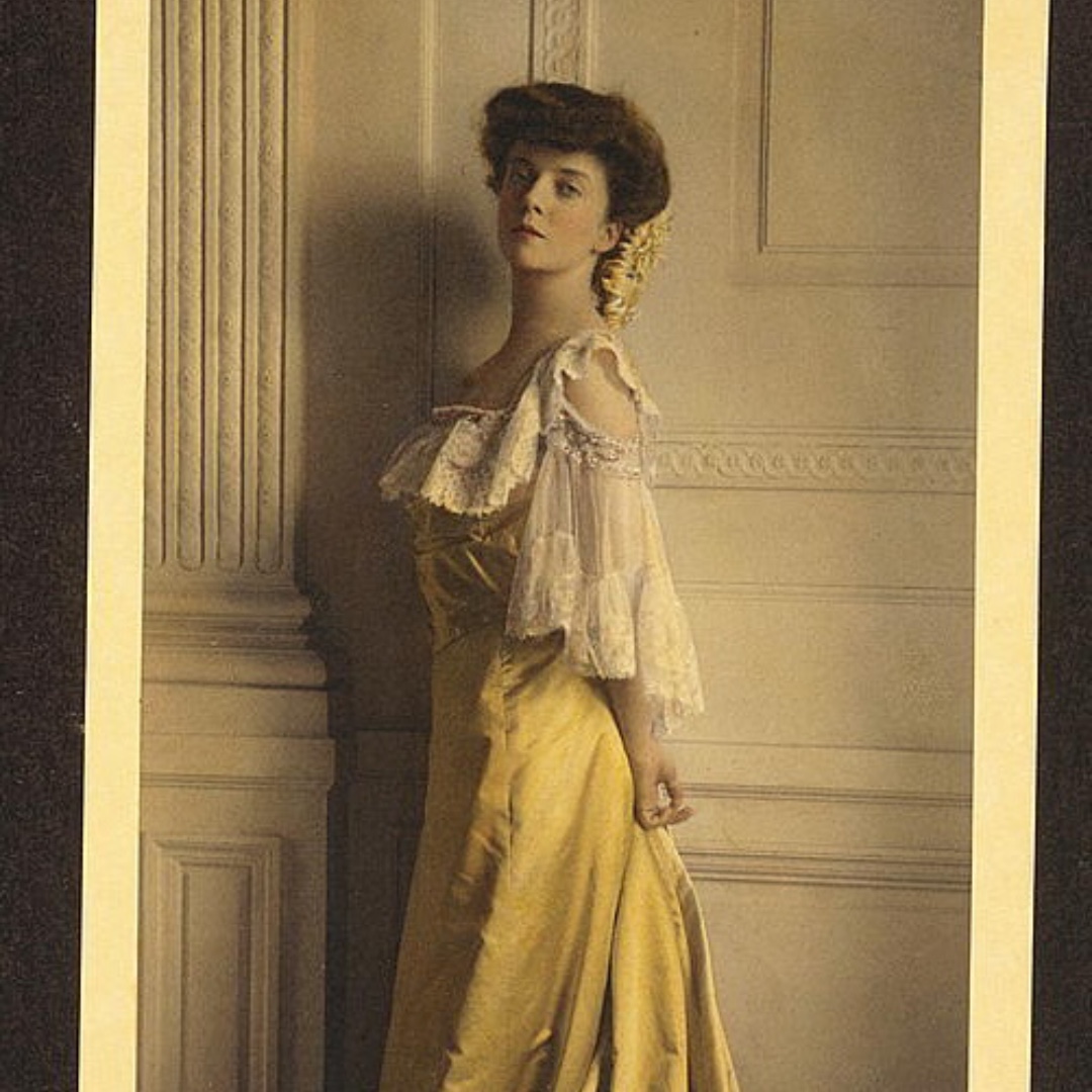 alice roosevelt blue dress 👗 A teenager wore one gown to a party and an entire country changed its wardrobe. On January 3, 1902, made her debut in the East Room of the White pair:zita-circle-pearl-earrings-gold Women's Black Satin Mesh Color:Black as Pictures