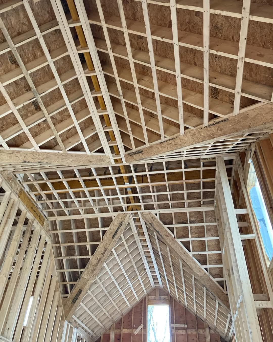 Working - Nice and neat 🏠📐🔨🪚 . . . . #framing #rafter #roof #deck # ...