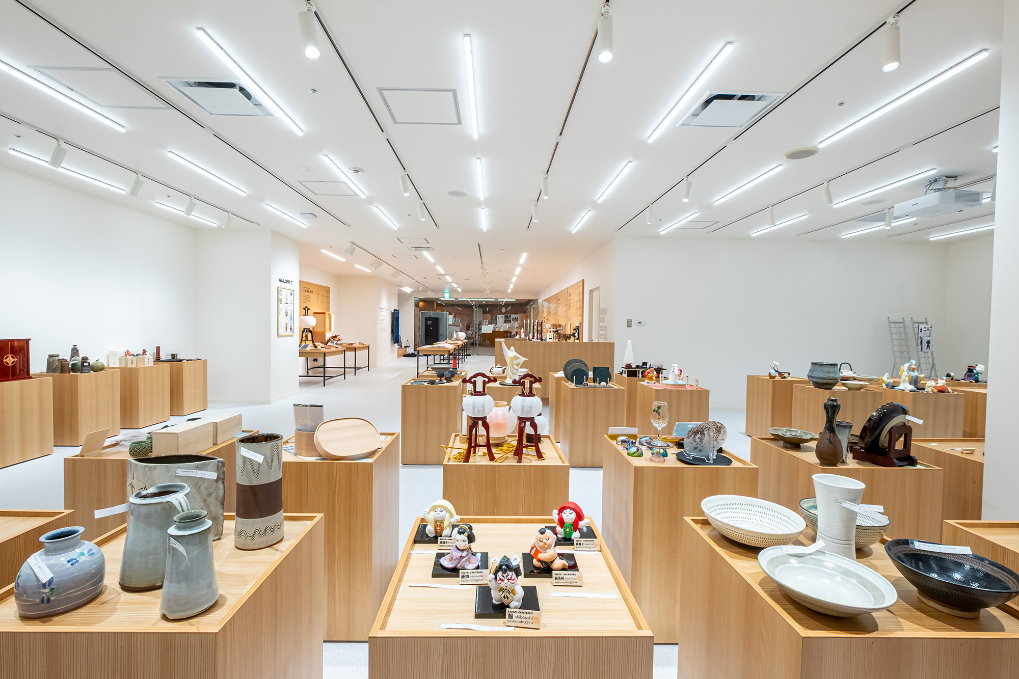 Where to find Japanese fabric, ceramics, and owl crafts in Fukuoka 