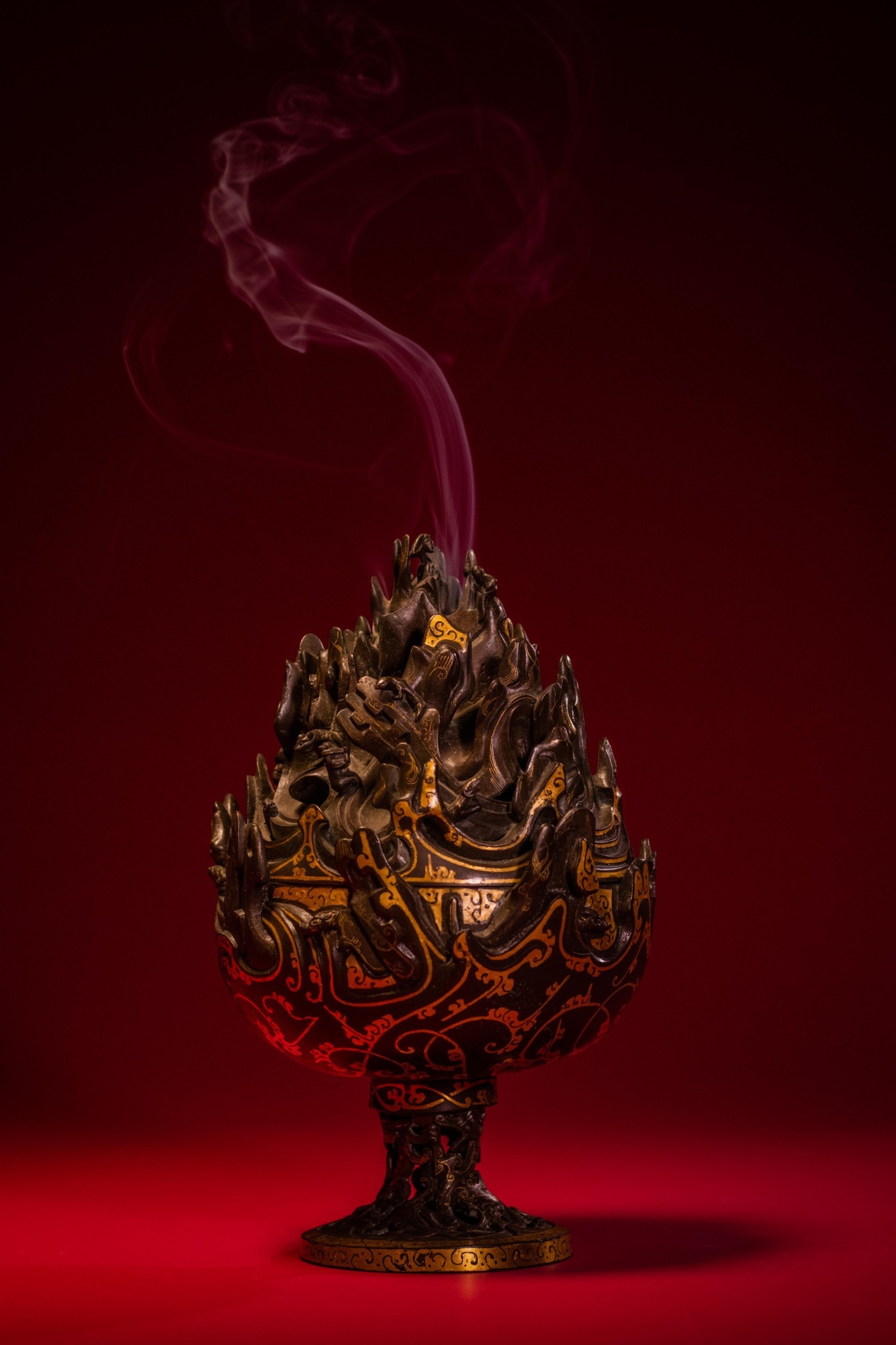 This Tang Dynasty (618-907) incense burner with grape and bird