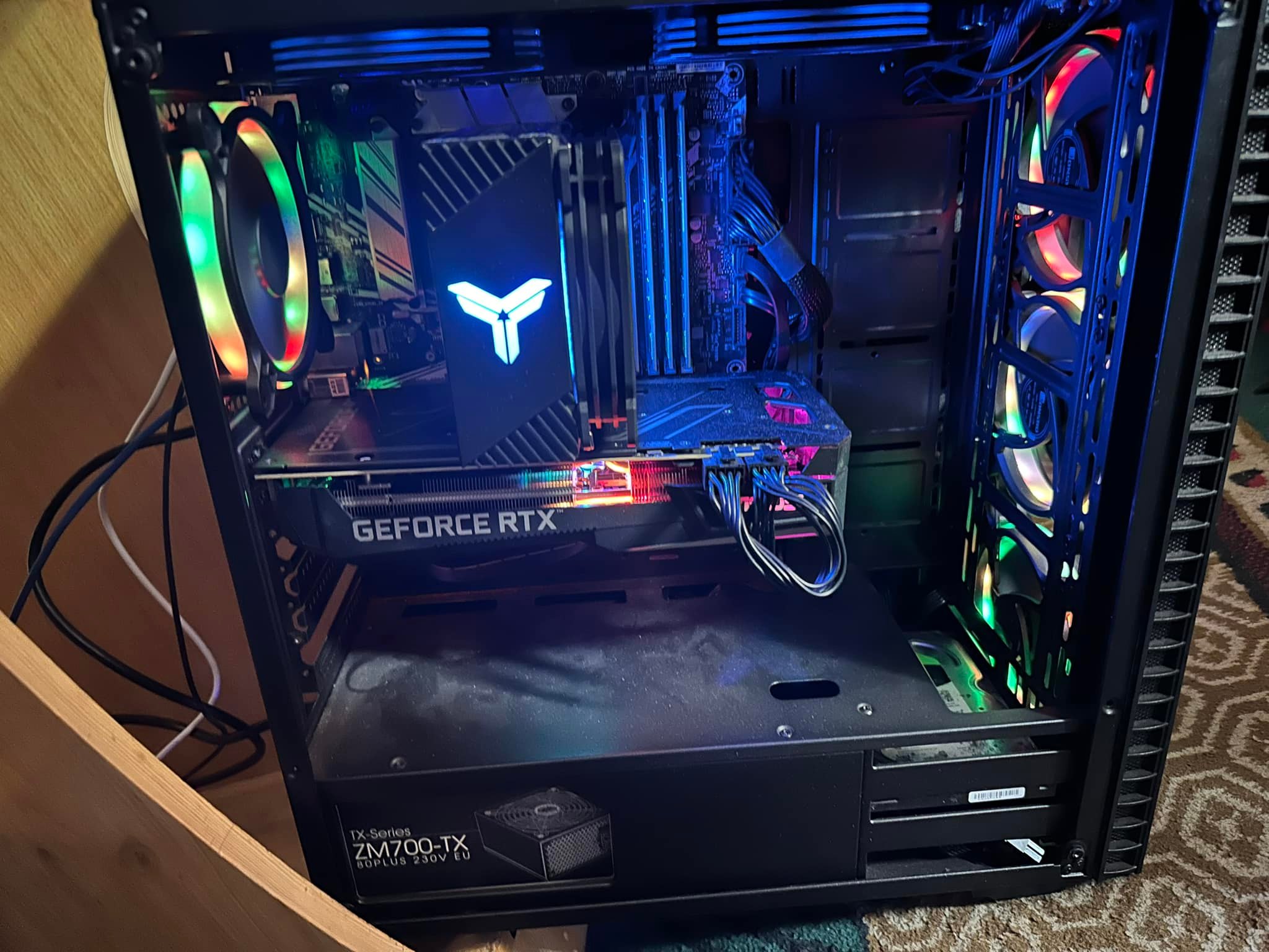 CPU I7 9700 USED RAM 32gb NEW STORAGE = SSD 256gb + hdd 500gb + 