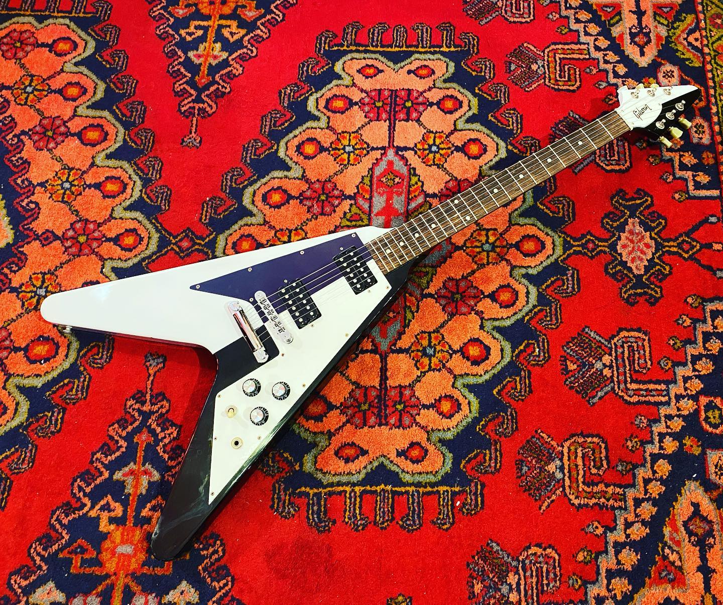 Gibson releases Michael Schenker replica Flying V guitar