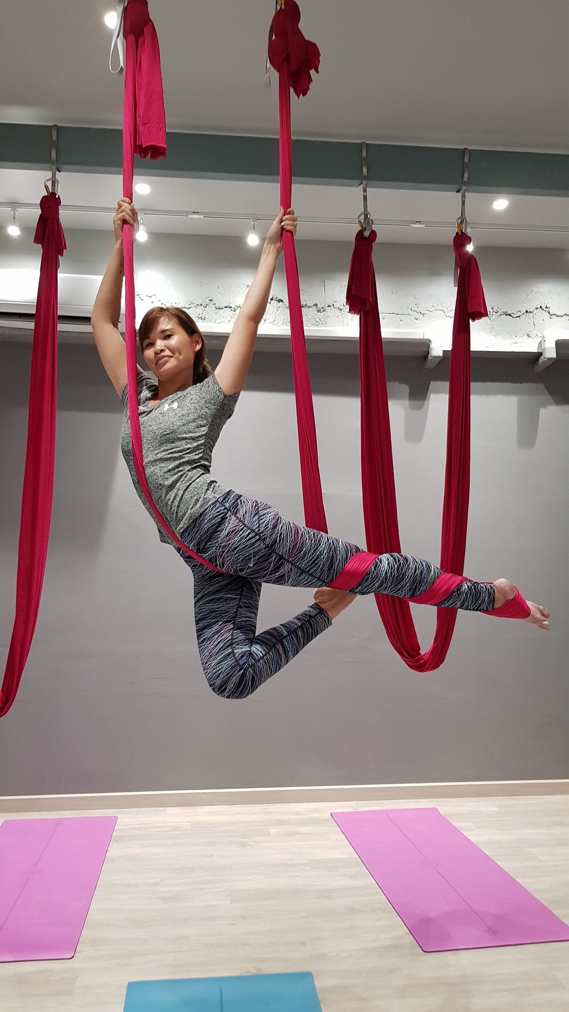 Acro Aerial ใครแรงดี... - Aerial & Fly Workout by ครูโอ | Facebook