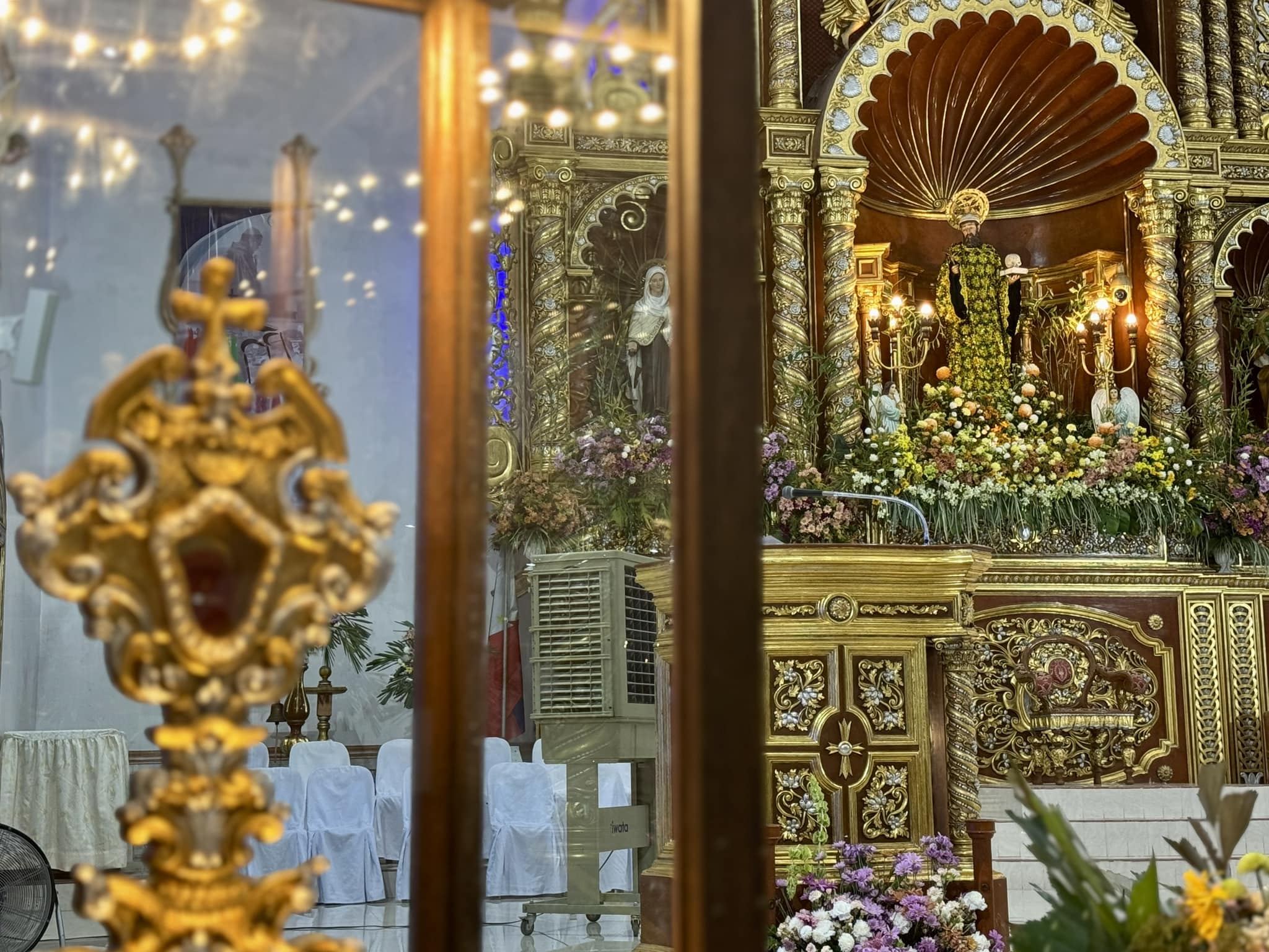 San - Relikya sa Simbahang Katolika, ang katawan o bahagi ng katawan, o ...