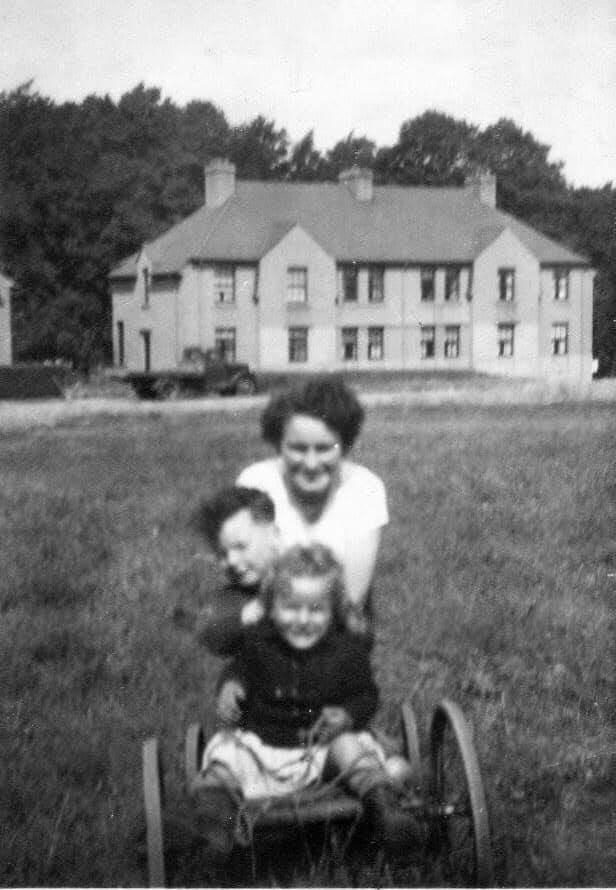 This smashing photo of a... - Newtongrange Village Voices
